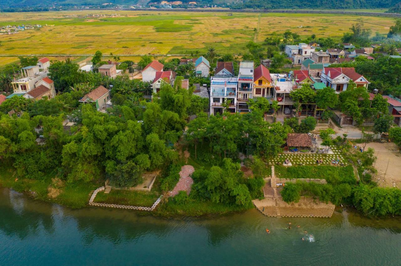 Fami Homestay Фонгня Экстерьер фото
