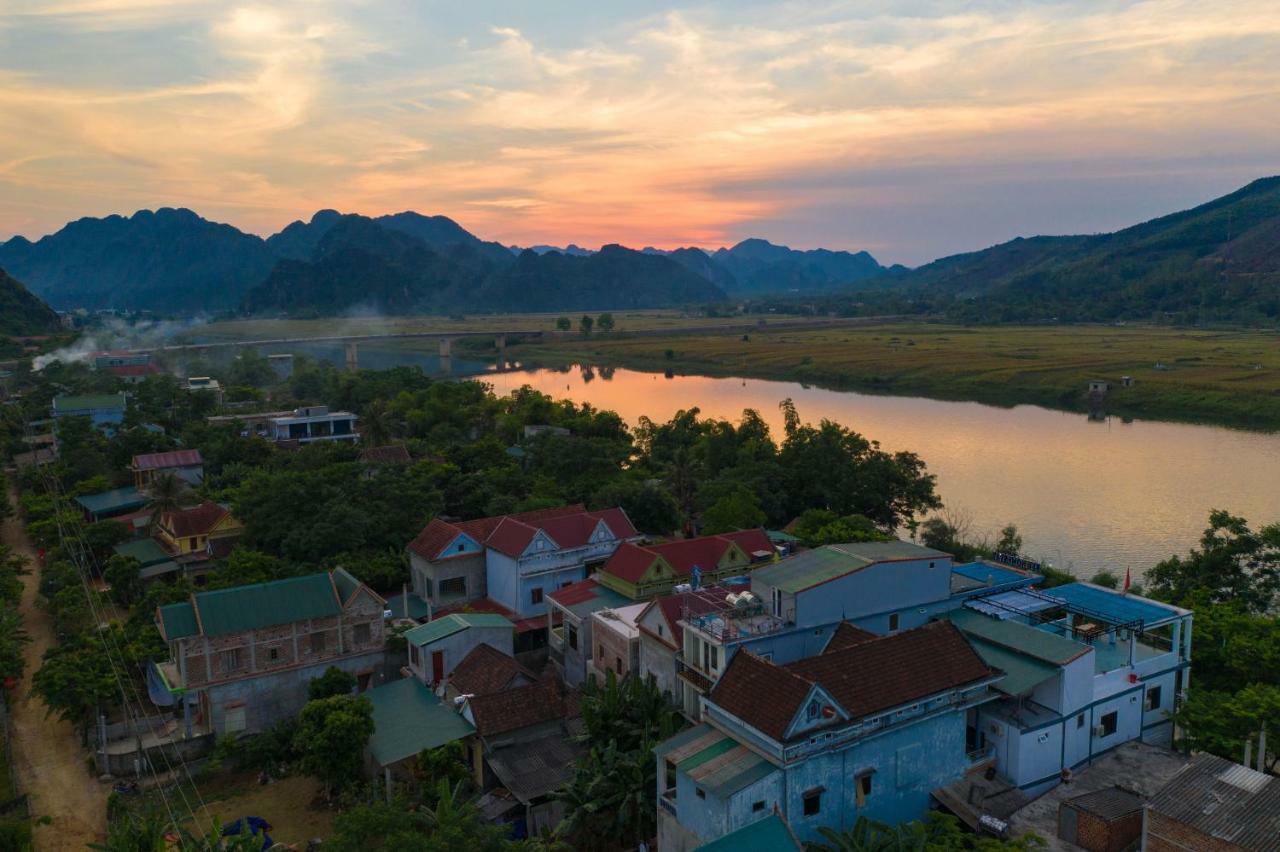 Fami Homestay Фонгня Экстерьер фото